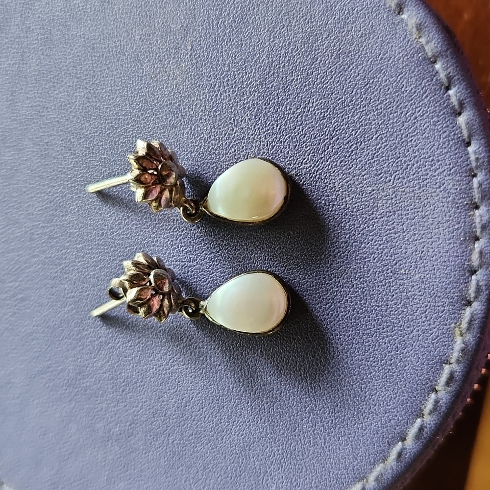 Earrings - Picture 3 of 3